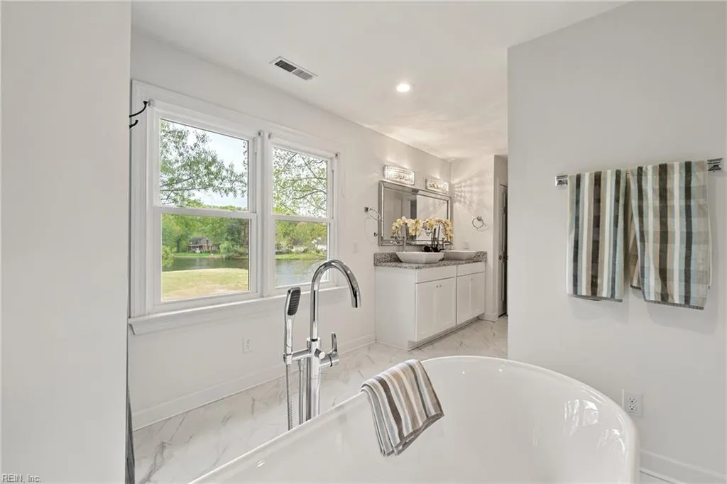 Chesapeake, Virginia 23322, United States, 4 Bedrooms Bedrooms, ,3 BathroomsBathrooms,Residential,Active,90873