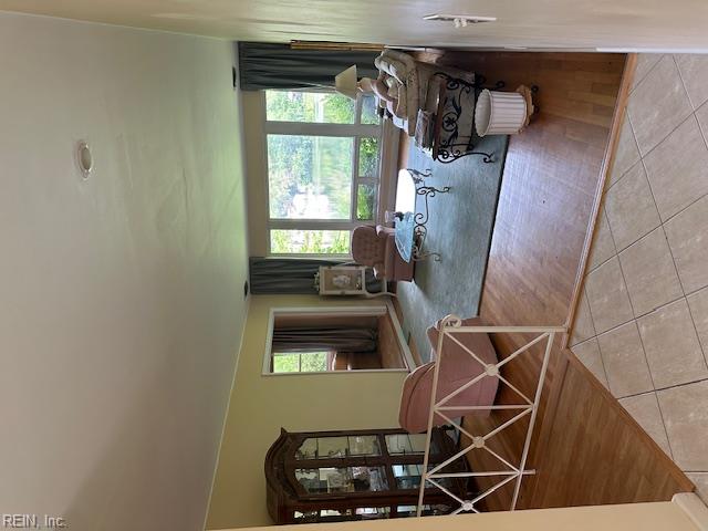 5212 Lake CIR