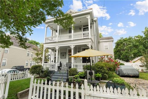 Single Family Residence in Portsmouth VA 82 Riverview Avenue.jpg