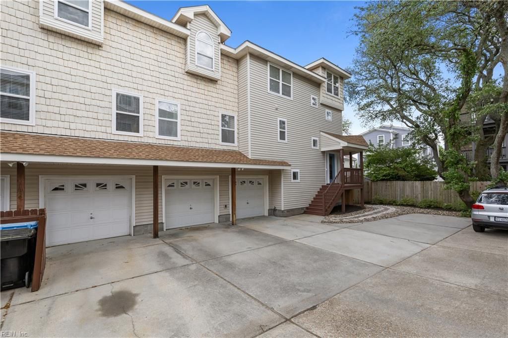 Photo of 3607 Dupont Circle, Virginia Beach, VA 23455 (MLS # 10631462)