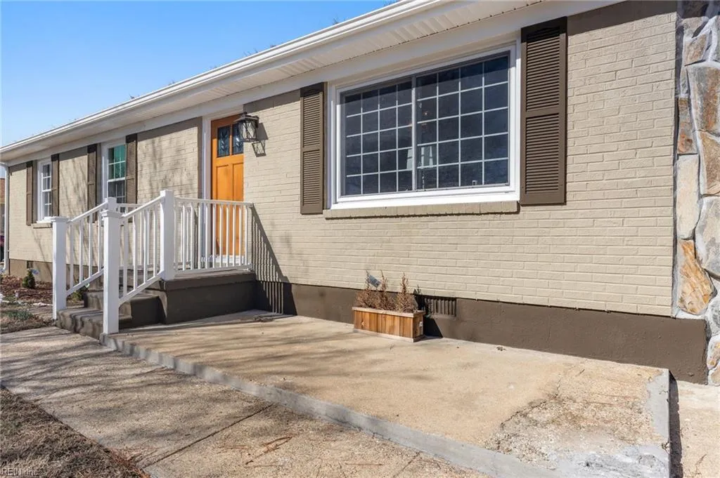 Portsmouth, Virginia 23701, United States, 4 Bedrooms Bedrooms, ,3 BathroomsBathrooms,Residential,Pending,99922