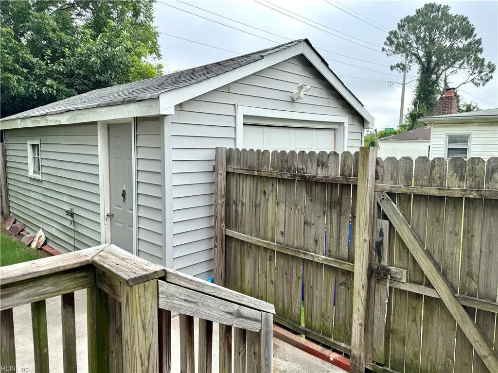 Norfolk, Virginia 23505, United States, 3 Bedrooms Bedrooms, ,1 BathroomBathrooms,Residential,Active,160471