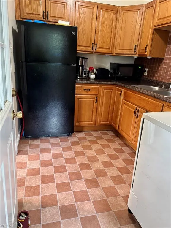 Norfolk, Virginia 23505, United States, 3 Bedrooms Bedrooms, ,1 BathroomBathrooms,Residential,Active,160471