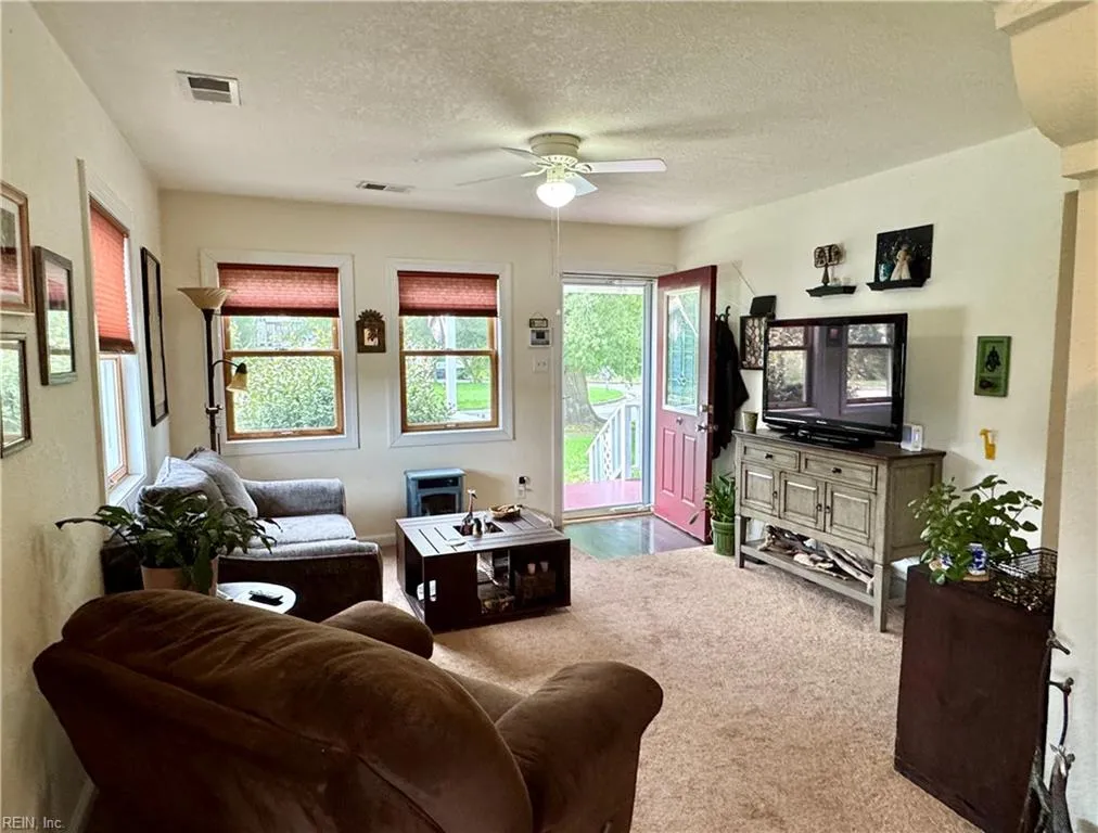 Norfolk, Virginia 23505, United States, 3 Bedrooms Bedrooms, ,1 BathroomBathrooms,Residential,Active,160471