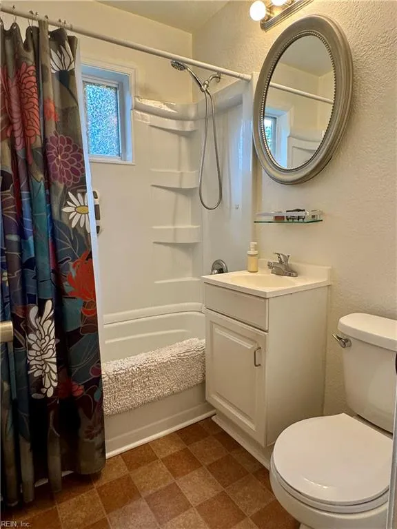 Norfolk, Virginia 23505, United States, 3 Bedrooms Bedrooms, ,1 BathroomBathrooms,Residential,Active,160471