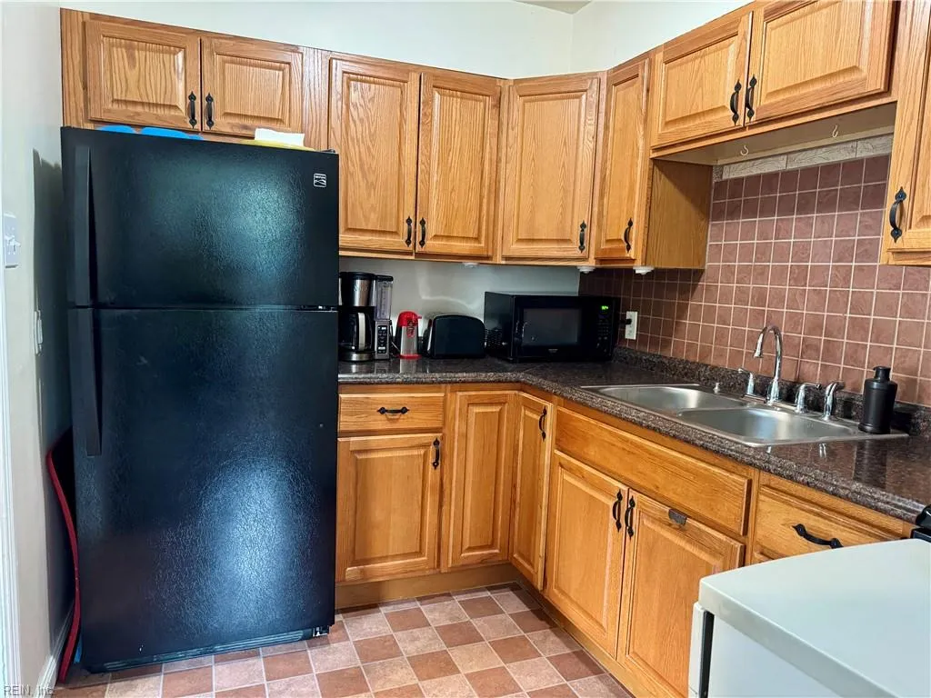 Norfolk, Virginia 23505, United States, 3 Bedrooms Bedrooms, ,1 BathroomBathrooms,Residential,Active,160471