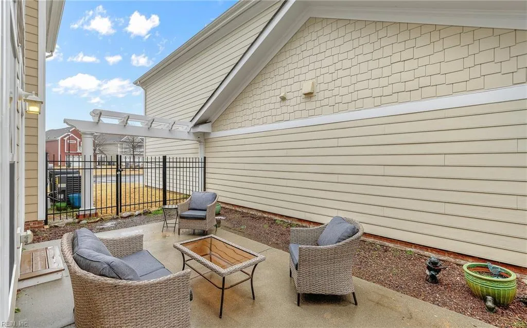 Virginia Beach, Virginia 23455, United States, 4 Bedrooms Bedrooms, ,3 BathroomsBathrooms,Residential,Pending,4210