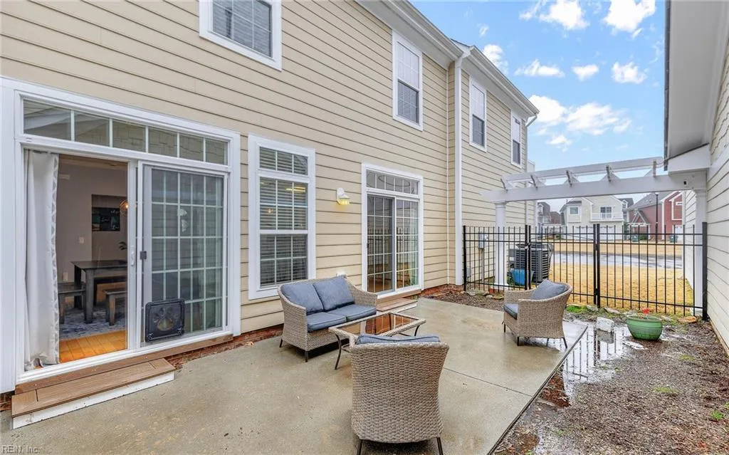 Virginia Beach, Virginia 23455, United States, 4 Bedrooms Bedrooms, ,3 BathroomsBathrooms,Residential,Pending,4210