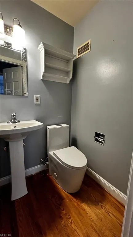 Norfolk, Virginia 23505, United States, 4 Bedrooms Bedrooms, ,3 BathroomsBathrooms,Residential,Active,21563