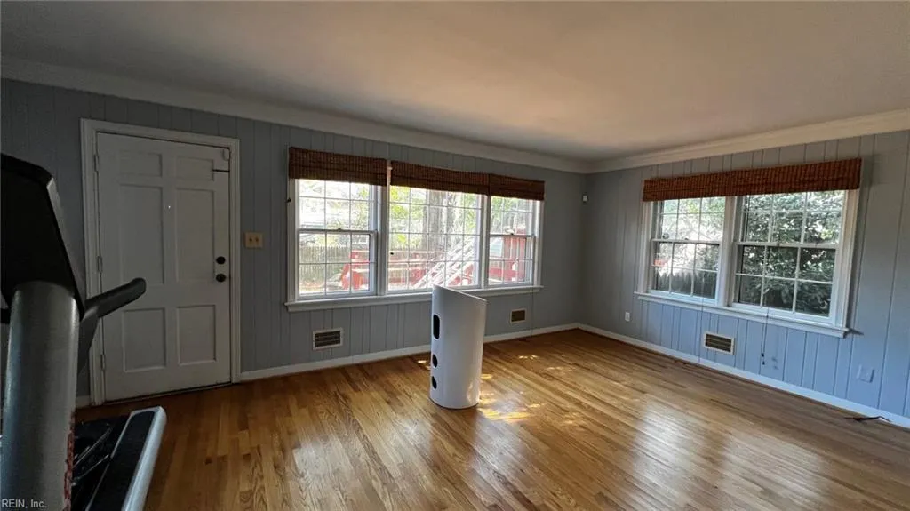 Norfolk, Virginia 23505, United States, 4 Bedrooms Bedrooms, ,3 BathroomsBathrooms,Residential,Active,21563