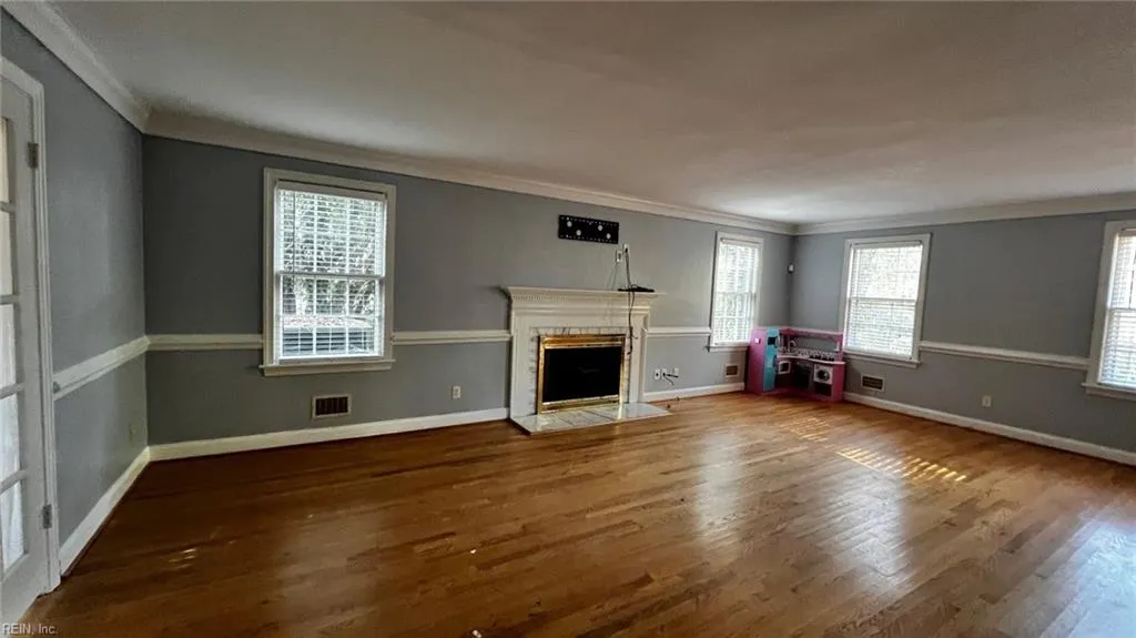 Norfolk, Virginia 23505, United States, 4 Bedrooms Bedrooms, ,3 BathroomsBathrooms,Residential,Active,21563