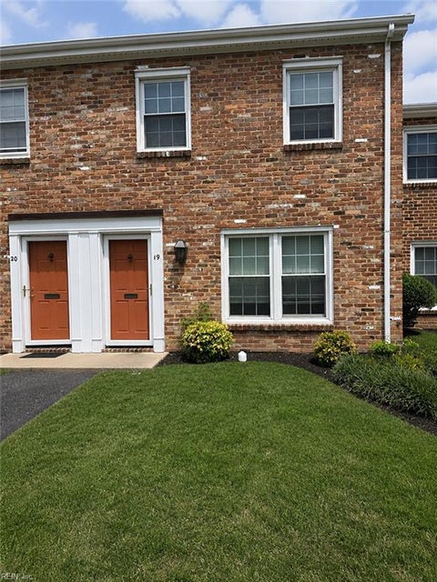 Photo of 19 Towne Square Drive, Newport News, VA 23607 (MLS # 10640490)