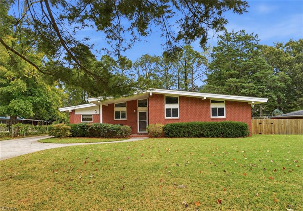 Photo of 1312 Woodhurst Drive, Virginia Beach, VA 23454 (MLS # 10657855)