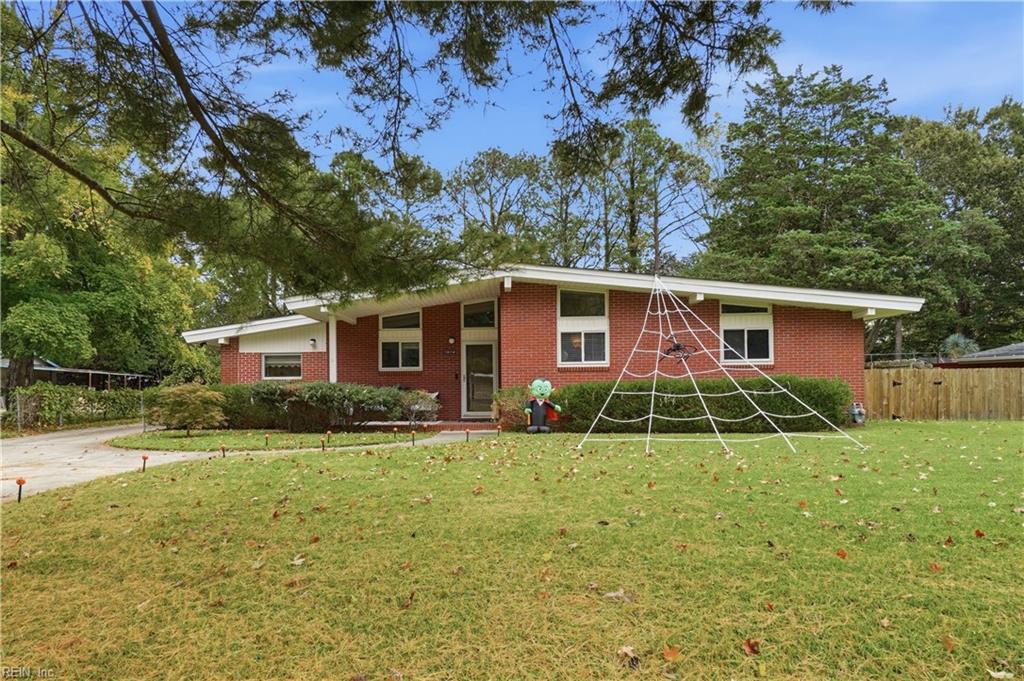Photo of 1312 Woodhurst Drive, Virginia Beach, VA 23454 (MLS # 10657855)