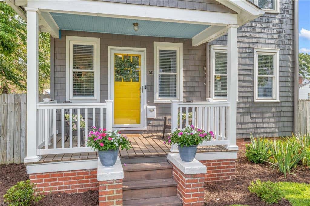 Photo of 160 W Ocean Avenue, Norfolk, VA 23503 (MLS # 10640604)