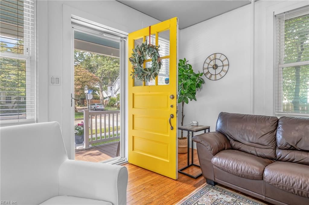 Photo of 160 W Ocean Avenue, Norfolk, VA 23503 (MLS # 10640604)
