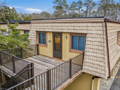 Photo of 1525 Malibu Place, Newport News, VA 23608 (MLS # 10623906)