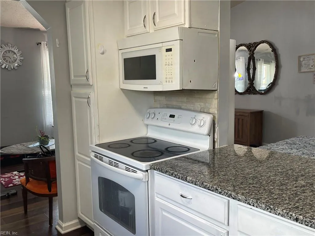 Virginia Beach, Virginia 23462, United States, 3 Bedrooms Bedrooms, ,2 BathroomsBathrooms,Residential,Active,237044