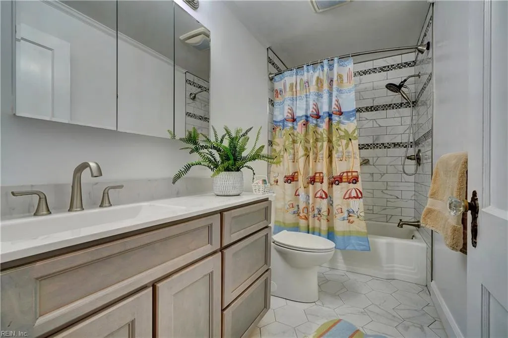 Norfolk, Virginia 23508, United States, 3 Bedrooms Bedrooms, ,2 BathroomsBathrooms,Residential,Active,98113