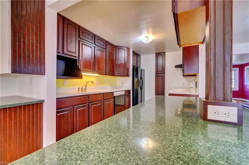 Norfolk, Virginia 23508, United States, 3 Bedrooms Bedrooms, ,2 BathroomsBathrooms,Residential,Active,98113