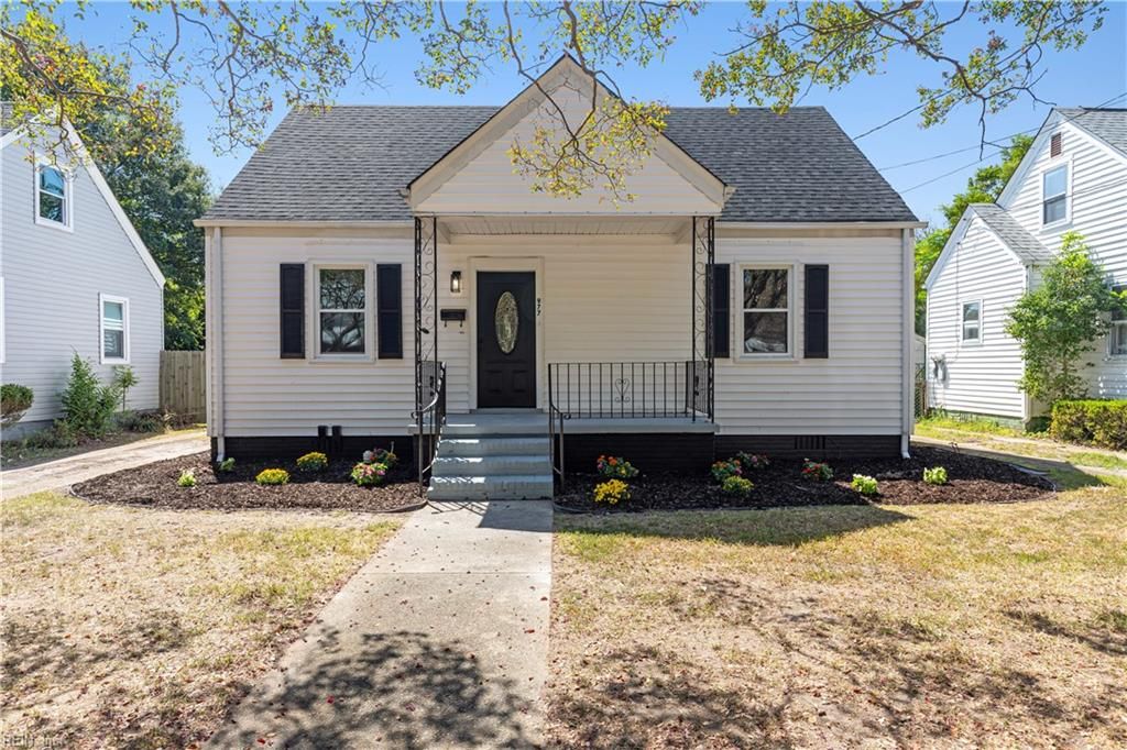 Photo of 977 Wolcott Avenue, Norfolk, VA 23513 (MLS # 10615843)