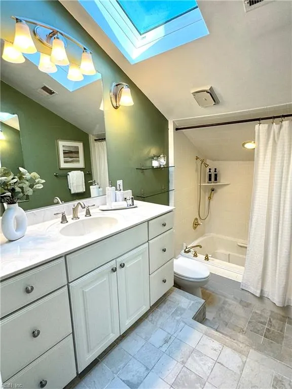 Norfolk, Virginia 23517, United States, 3 Bedrooms Bedrooms, ,4 BathroomsBathrooms,Residential,Pending,21110