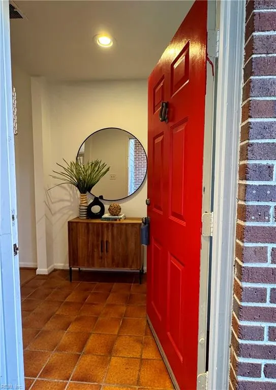 Norfolk, Virginia 23517, United States, 3 Bedrooms Bedrooms, ,4 BathroomsBathrooms,Residential,Pending,21110