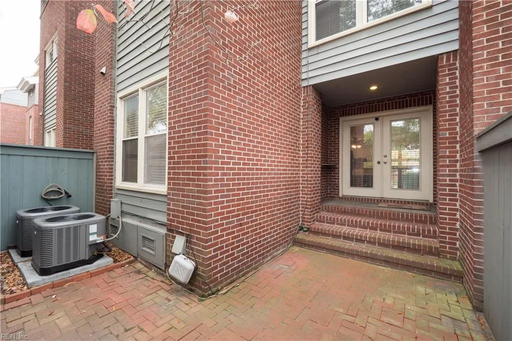 Norfolk, Virginia 23517, United States, 3 Bedrooms Bedrooms, ,4 BathroomsBathrooms,Residential,Pending,21110