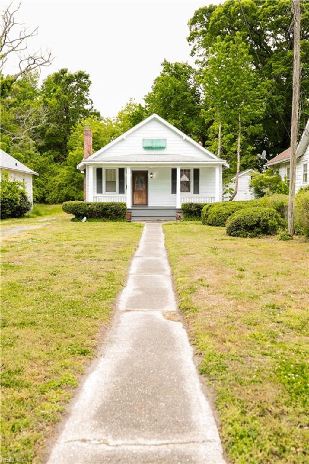 Photo of 283 Lasalle Avenue, Hampton, VA 23661 (MLS # 10632651)