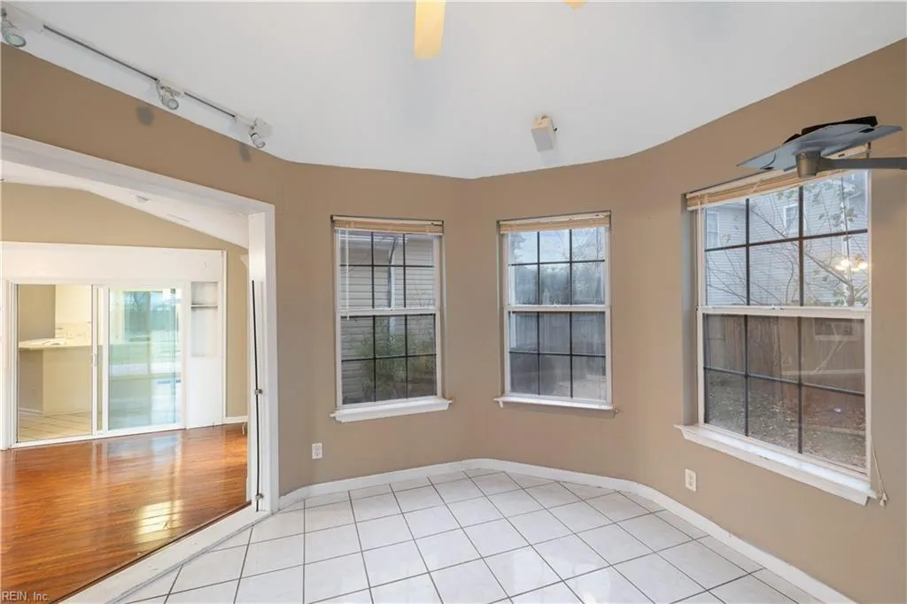 Chesapeake, Virginia 23323, United States, 4 Bedrooms Bedrooms, ,3 BathroomsBathrooms,Residential,Pending,8586