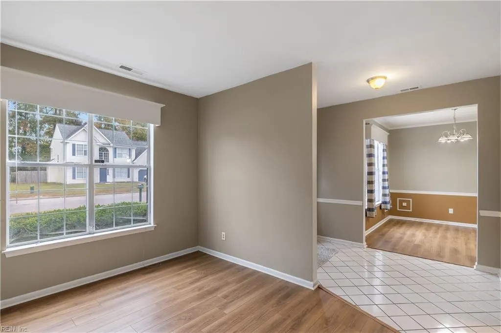 Chesapeake, Virginia 23323, United States, 4 Bedrooms Bedrooms, ,3 BathroomsBathrooms,Residential,Pending,8586