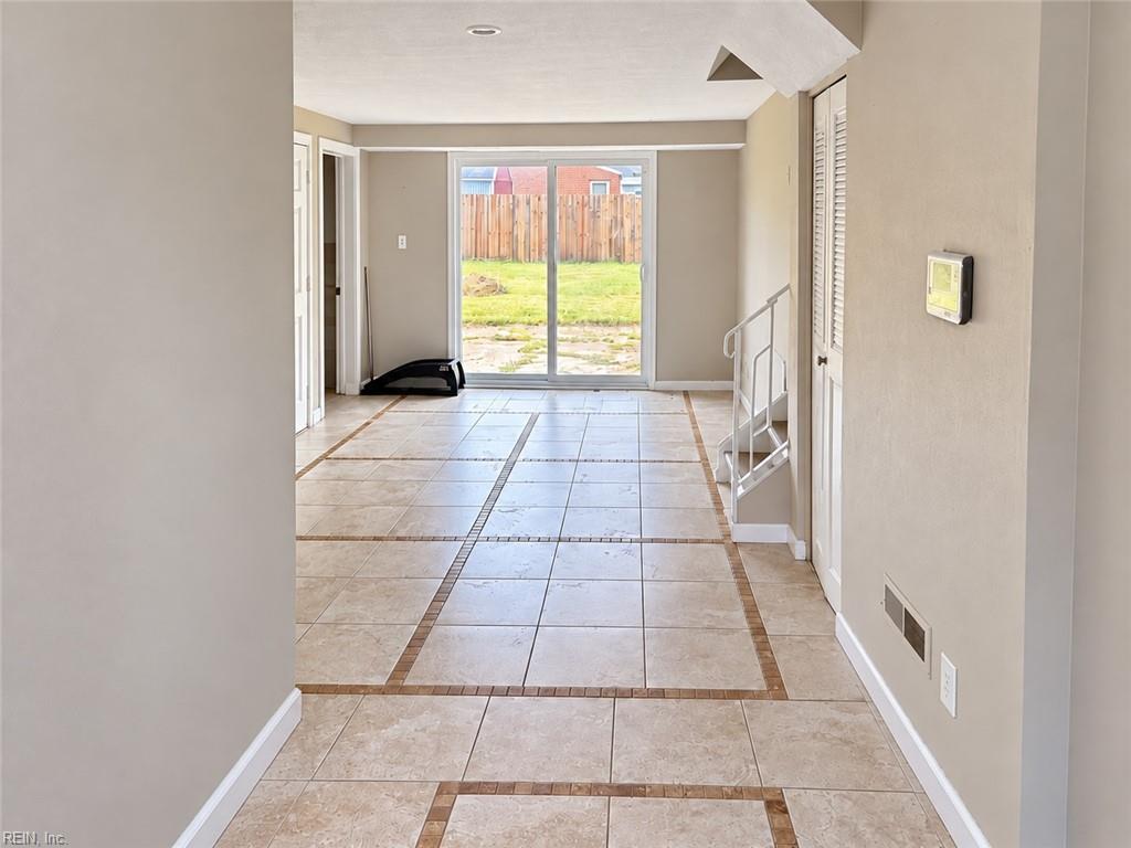 Photo of 5509 Sandpiper Lane, Norfolk, VA 23502 (MLS # 10658651)