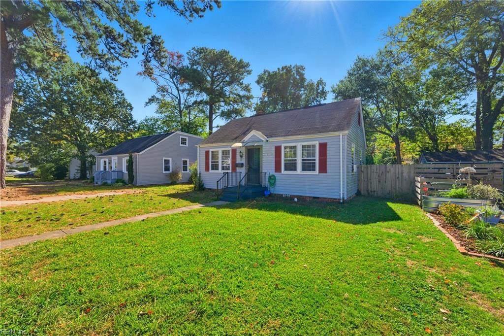 Photo of 419 Maycox Avenue, Norfolk, VA 23505 (MLS # 10607072)