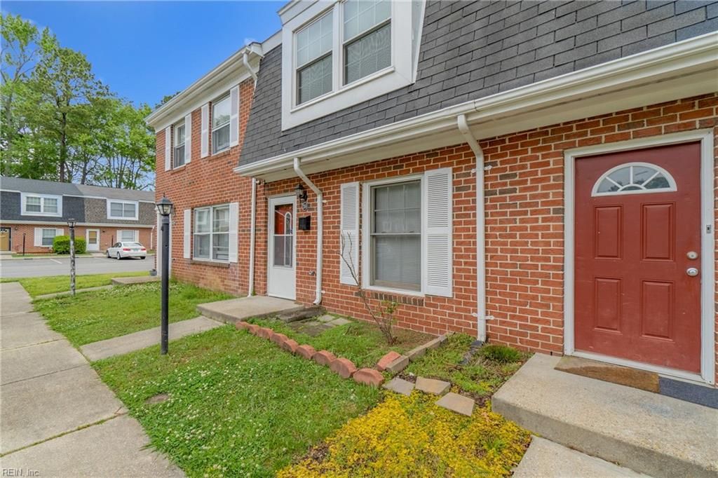 Photo of 358 Susan Constant Drive, Newport News, VA 23608 (MLS # 10605924)