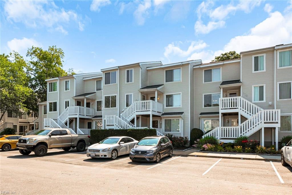 Photo of 670 Seawatch Cove, Virginia Beach, VA 23451 (MLS # 10643387)