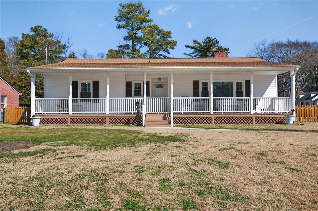 Photo of 1200 Country Club Road, Newport News, VA 23606 (MLS # 10623353)