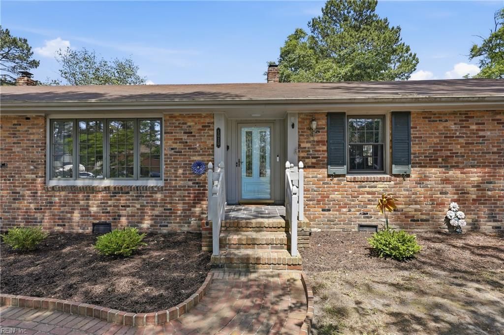 Photo of 5020 Leslie Drive, Portsmouth, VA 23703 (MLS # 10633642)