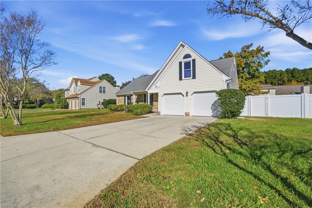 Photo of 1844 Chestwood Drive, Virginia Beach, VA 23453 (MLS # 10608937)