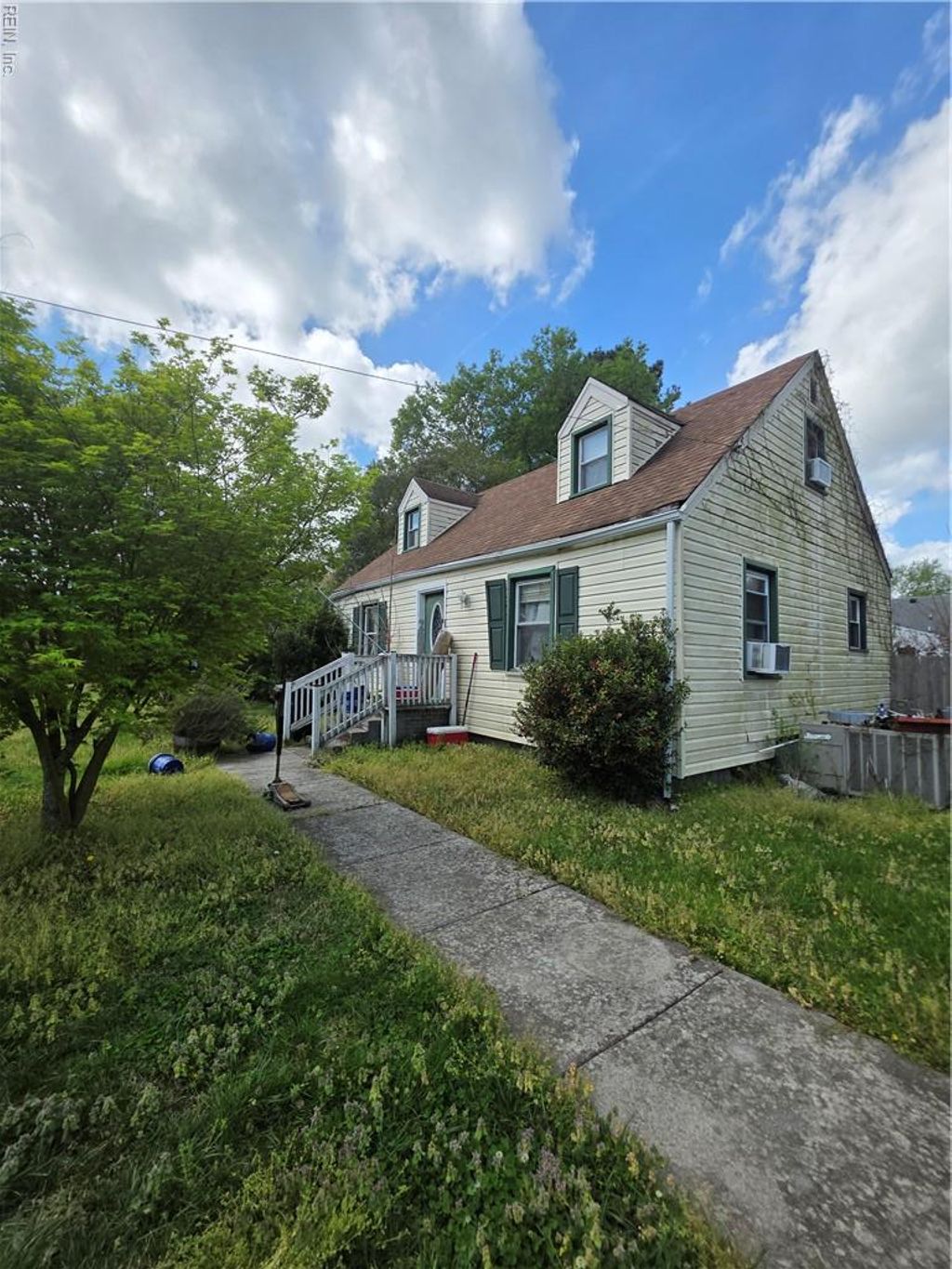 Photo of 9 Maurice Avenue, Portsmouth, VA 23701 (MLS # 10631220)