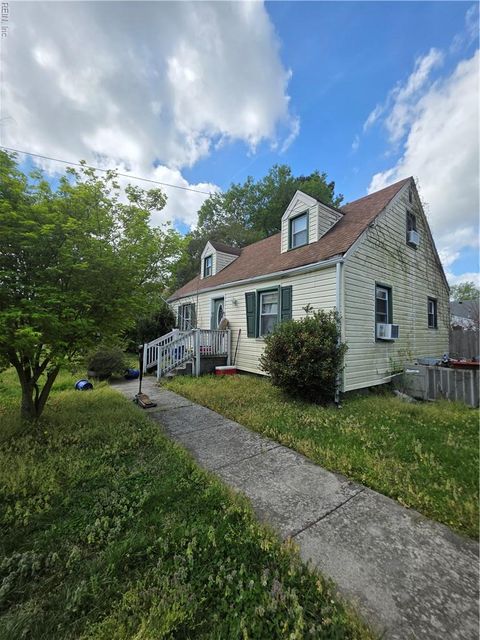 Photo of 9 Maurice Avenue, Portsmouth, VA 23701 (MLS # 10631220)