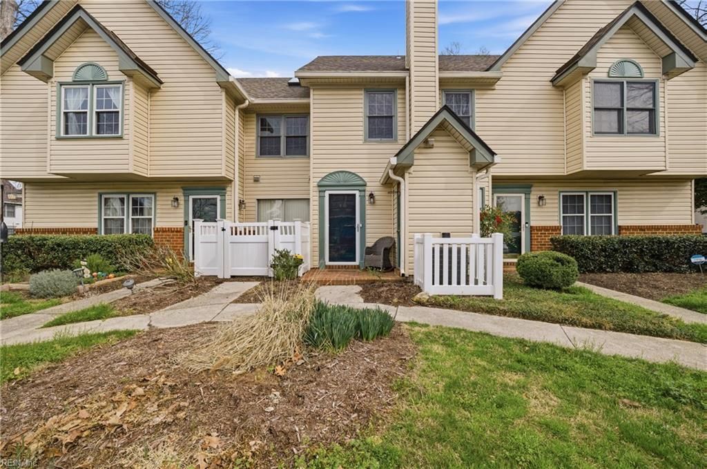 Photo of 6 Tamarisk Quay #G, Hampton, VA 23666 (MLS # 10625392)