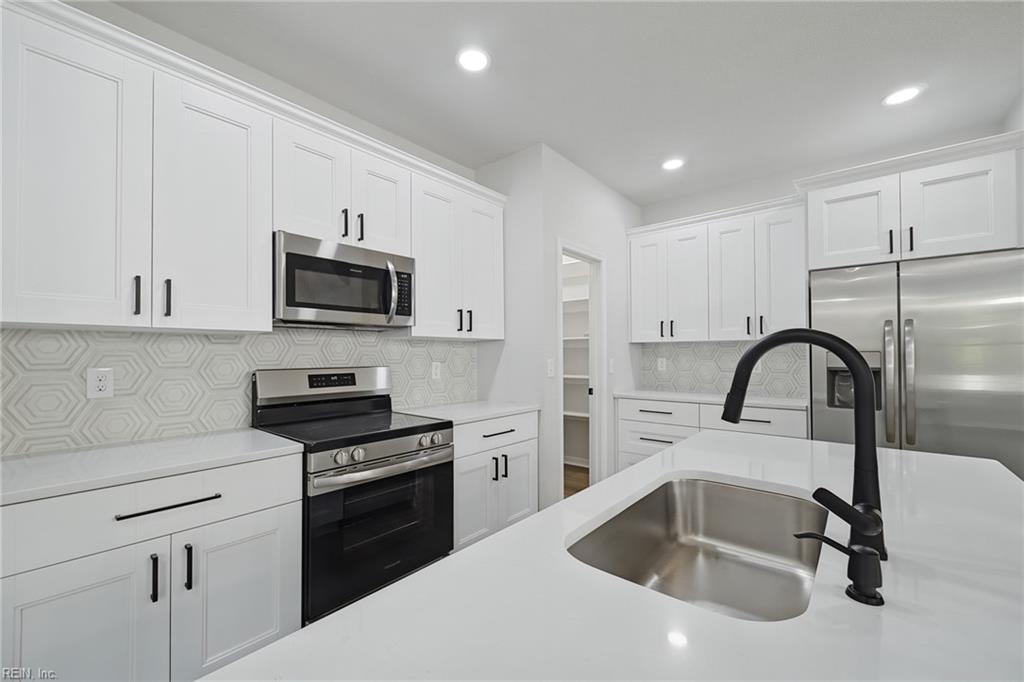 Photo of 7163 Pattersons View Lane, Hayes, VA 23072 (MLS # 10657948)