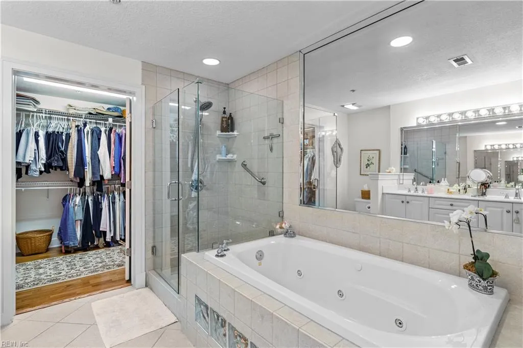 Virginia Beach, Virginia 23451, United States, 2 Bedrooms Bedrooms, ,3 BathroomsBathrooms,Residential,Active,168407