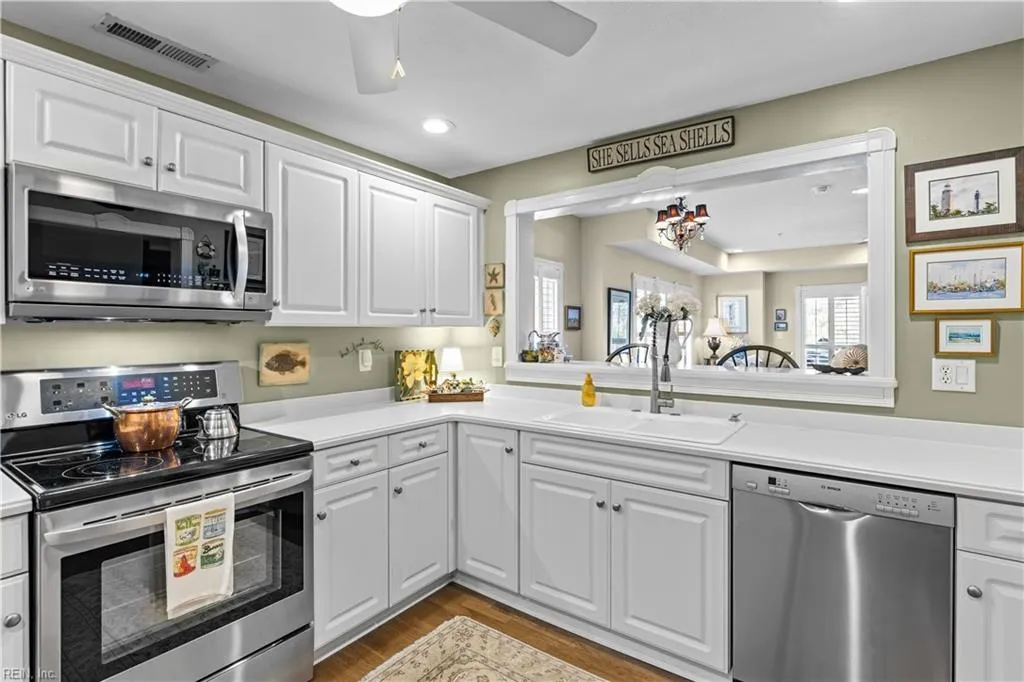 Virginia Beach, Virginia 23451, United States, 2 Bedrooms Bedrooms, ,3 BathroomsBathrooms,Residential,Active,168407