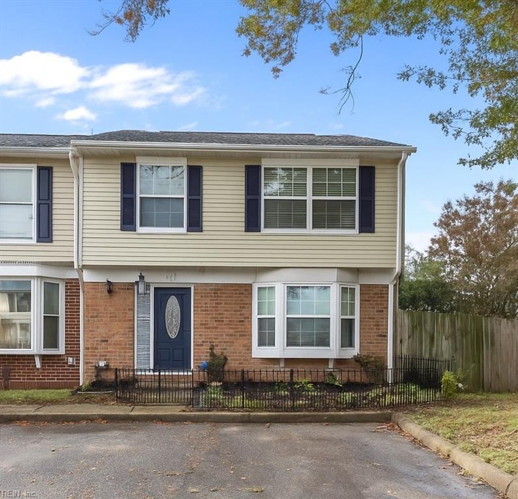 Photo of 901 Smoke Tree Lane, Virginia Beach, VA 23452 (MLS # 10608358)