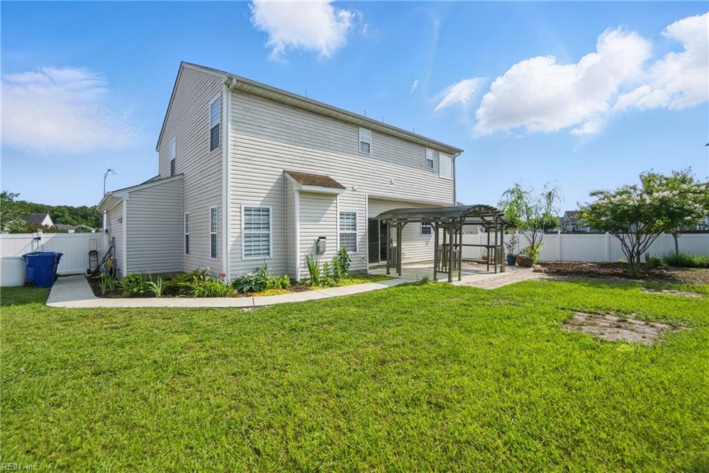 812 Antonick LN