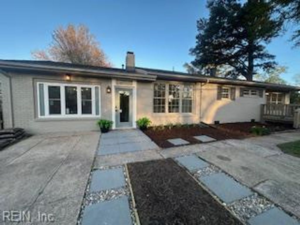Photo of 415 Cornwall Road, Portsmouth, VA 23701 (MLS # 10632178)