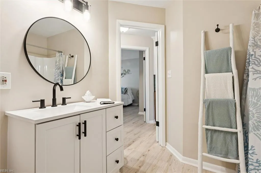 Virginia Beach, Virginia 23451, United States, 2 Bedrooms Bedrooms, ,1 BathroomBathrooms,Residential,Active,219197