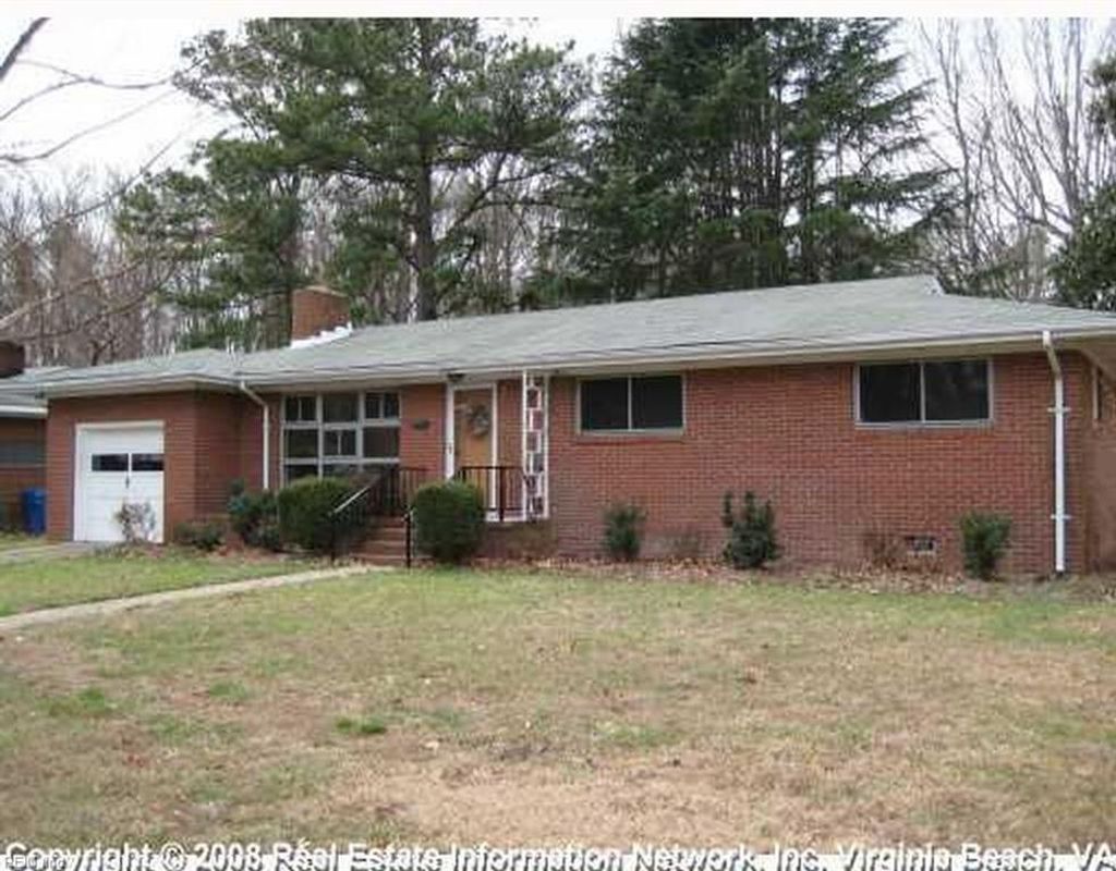 Photo of 1029 Fairlawn Avenue, Virginia Beach, VA 23455 (MLS # 10618402)