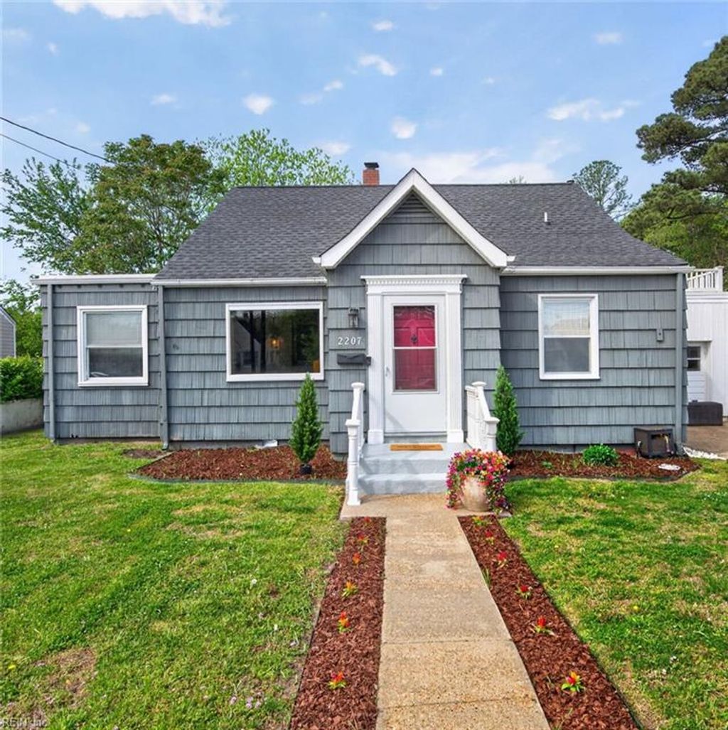 Photo of 2207 Cromwell Drive, Norfolk, VA 23509 (MLS # 10630206)